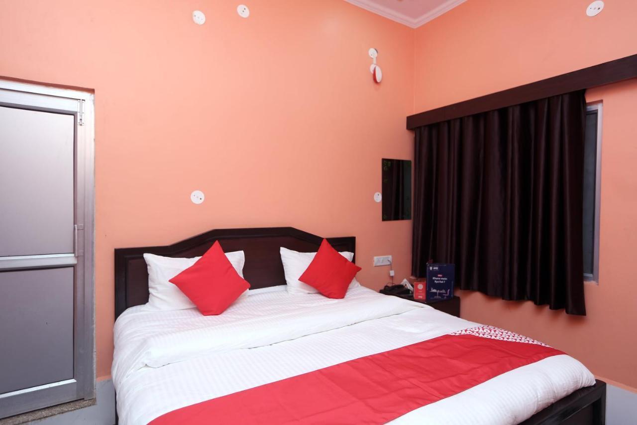 Oyo 22221 Yadav Hotel Bhiwadi Exterior foto