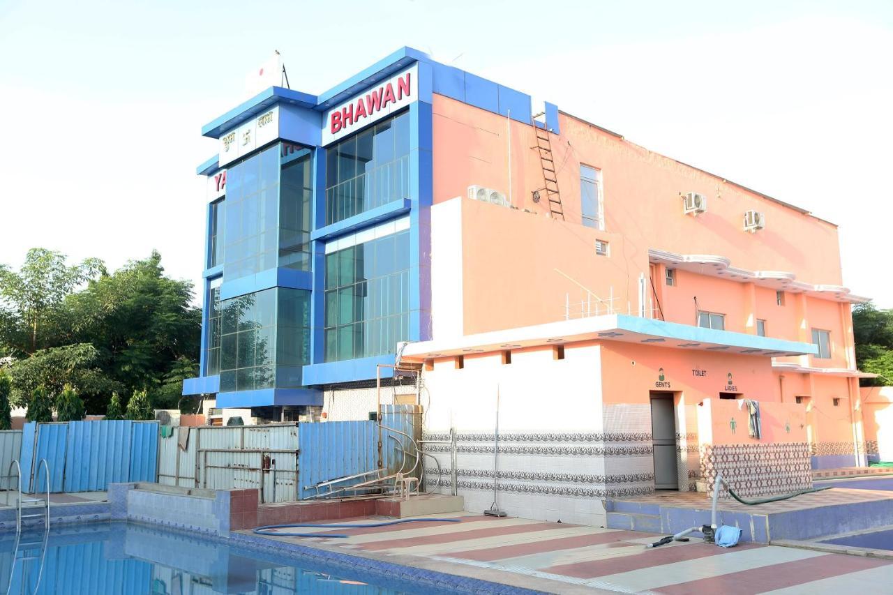 Oyo 22221 Yadav Hotel Bhiwadi Exterior foto