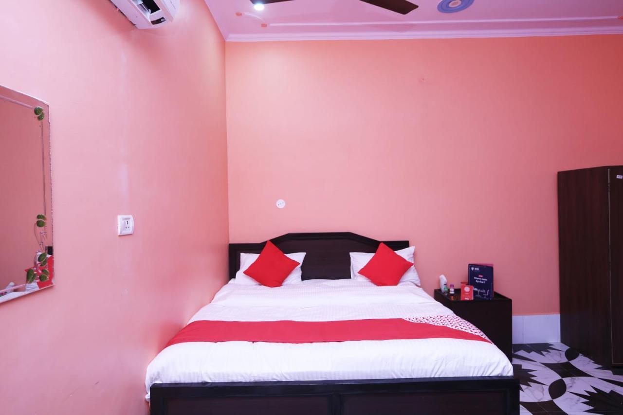 Oyo 22221 Yadav Hotel Bhiwadi Exterior foto